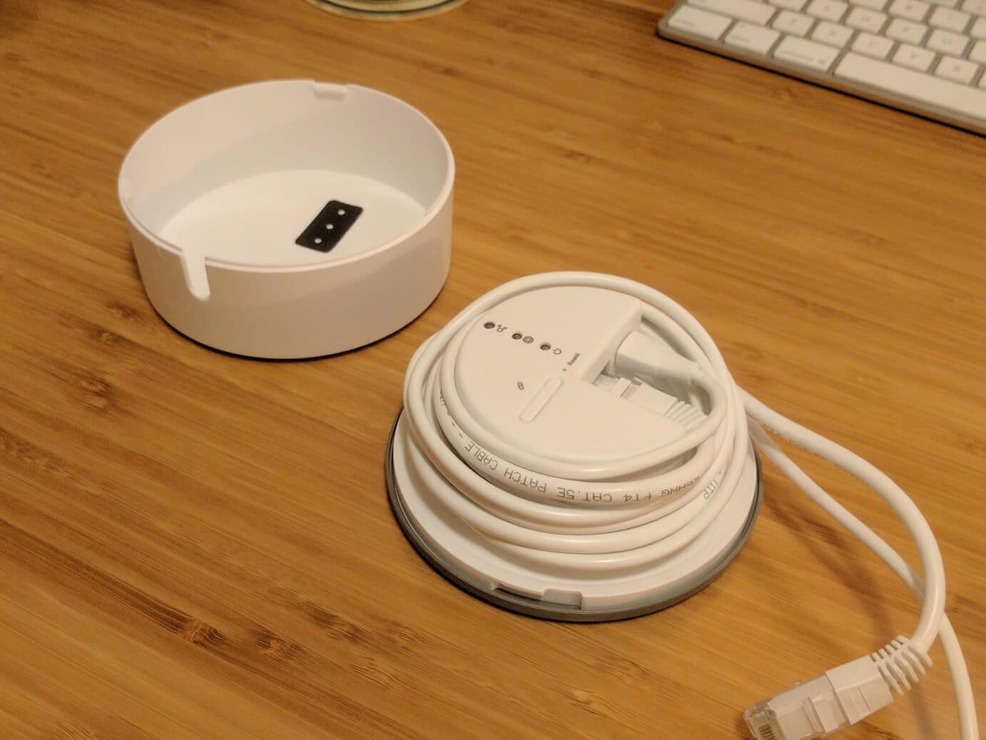 Here's how to add Ikea Trådfri lights to the Philips Hue Bridge hub