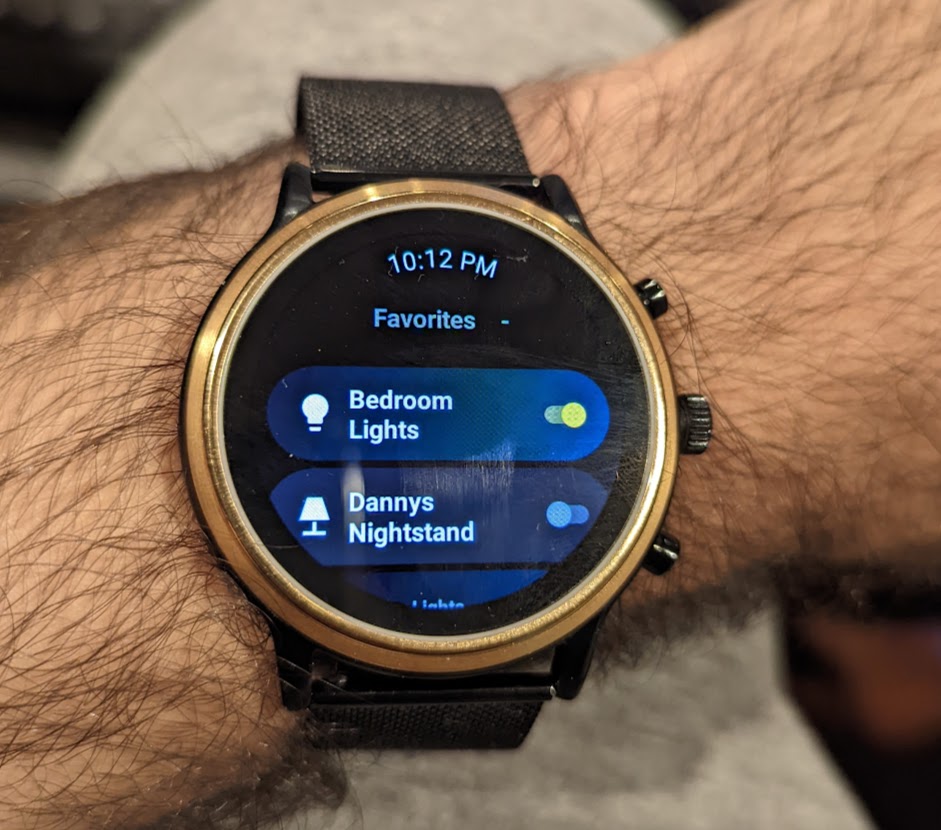 Screenshot of Wear OS on the wrist